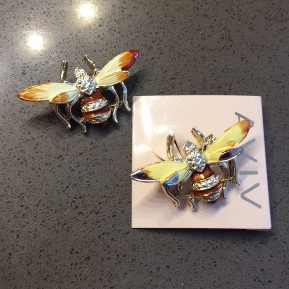 Vintage Jewelry - Vintage enamel bee pins